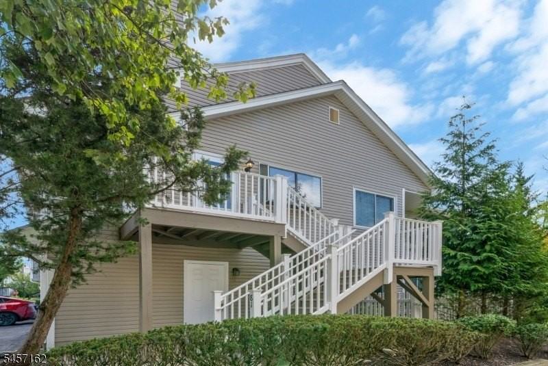 81 Encampment Dr - Photo 2 of 39