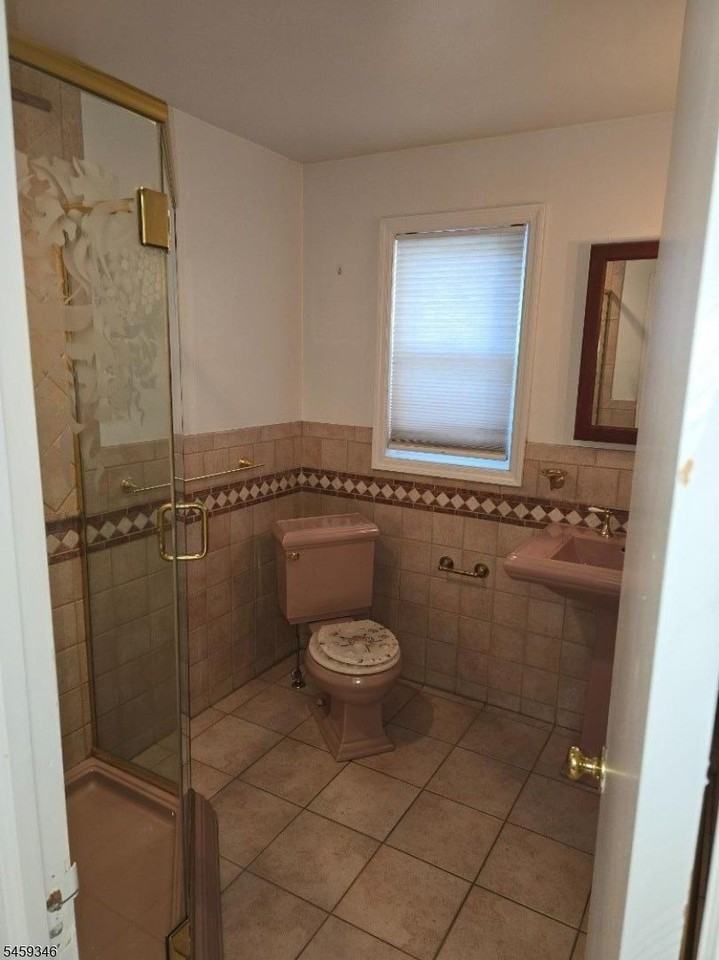 428 Franklin Ave - Photo 7 of 11