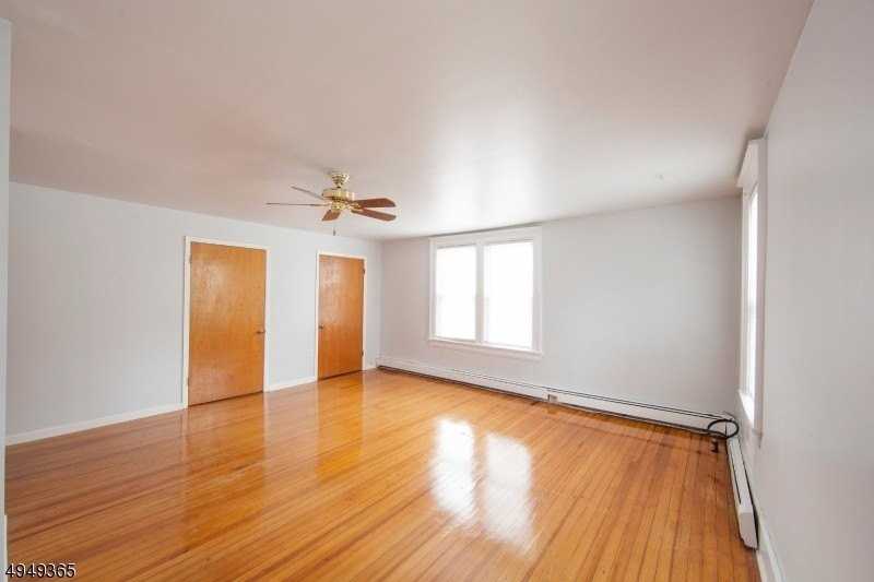 17 Gates Ave #2 - Photo 5 of 7