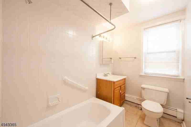 17 Gates Ave #2 - Photo 7 of 7