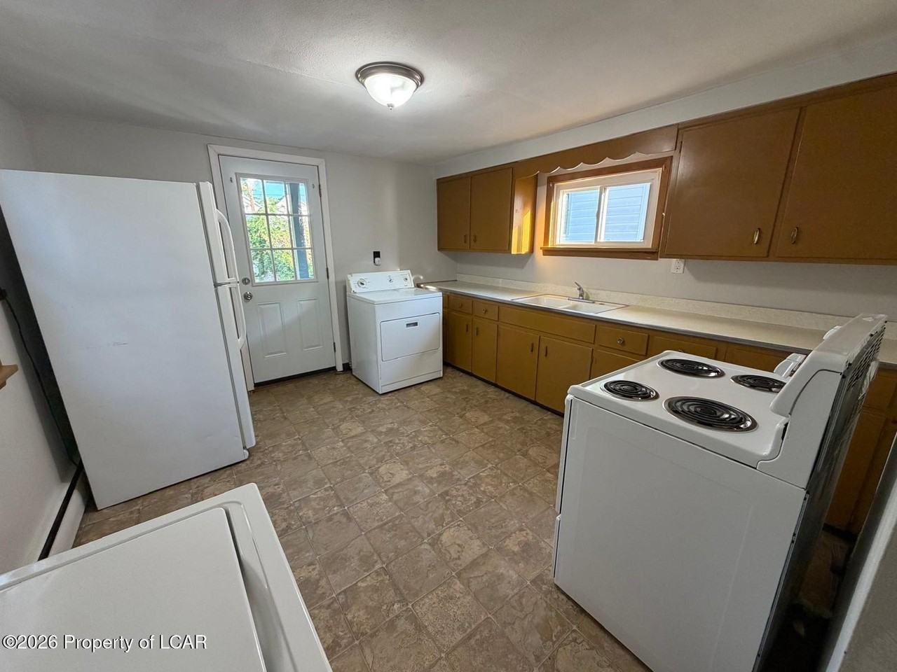 335 N Hyde Park Ave #2ndFLREAR - Photo 3 of 10