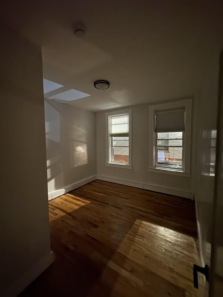 333 61st St #2 - Photo 5 of 6