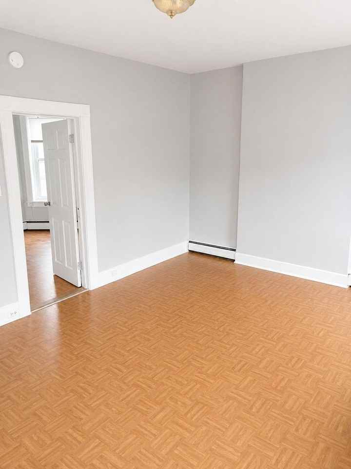 792 Broadway - Photo 3 of 12