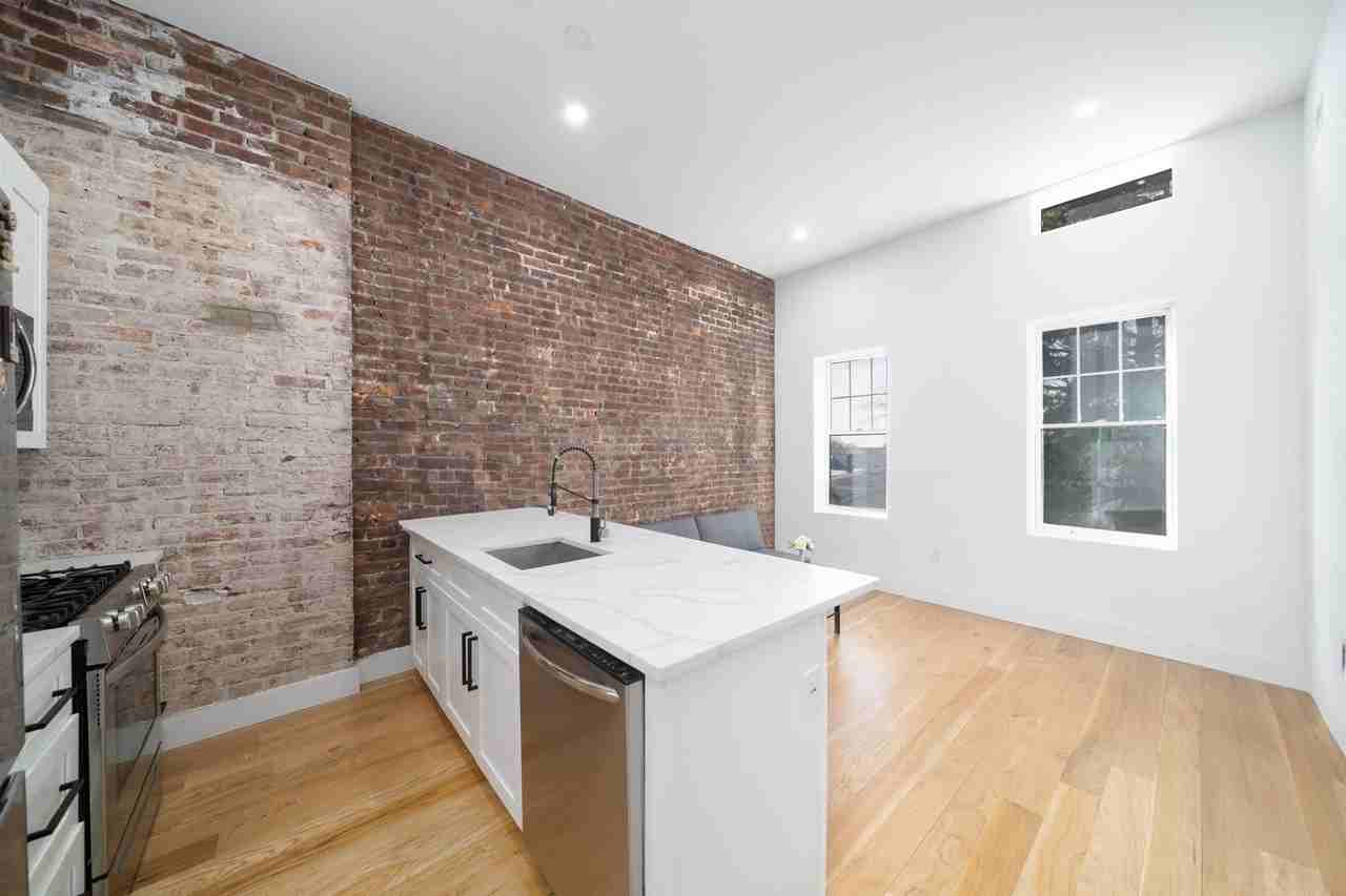 25 Corbin Ave #3 - Photo 3 of 12
