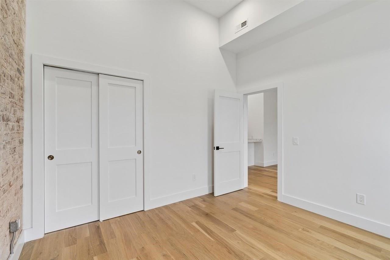 25 Corbin Ave #3 - Photo 5 of 12