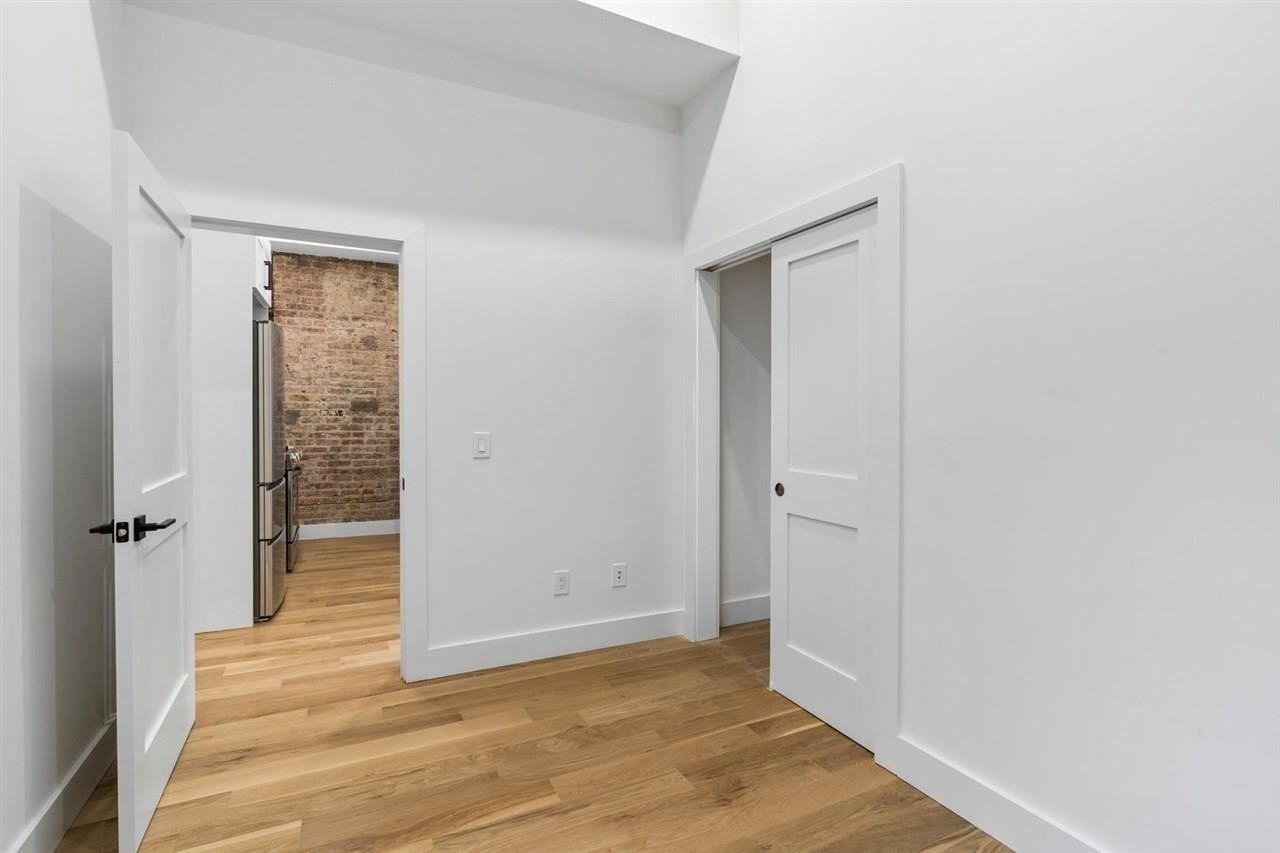 25 Corbin Ave #3 - Photo 7 of 12