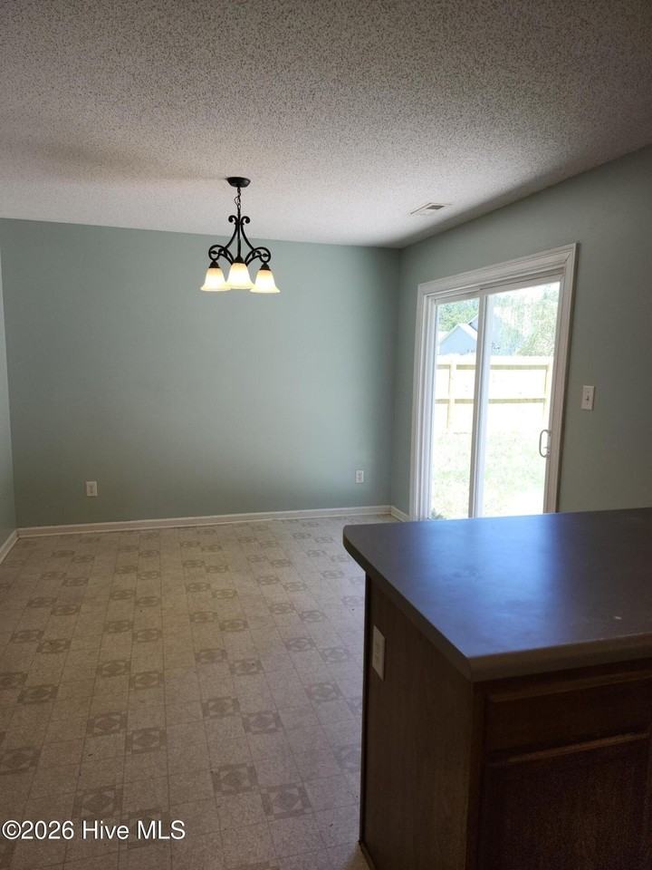 108 Ryan Glenn Dr - Photo 5 of 15