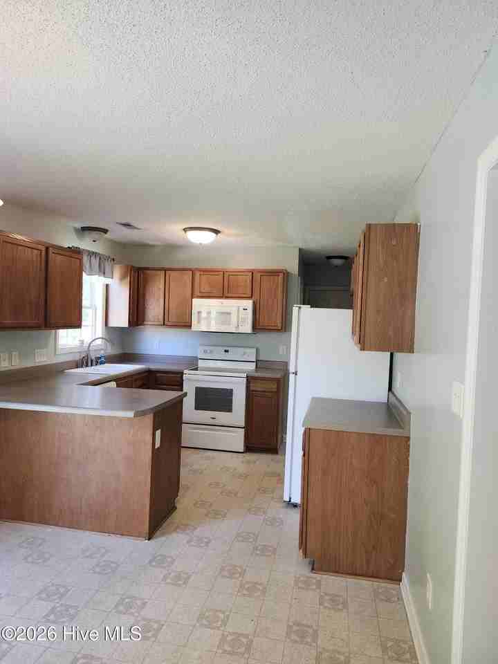 108 Ryan Glenn Dr - Photo 6 of 15