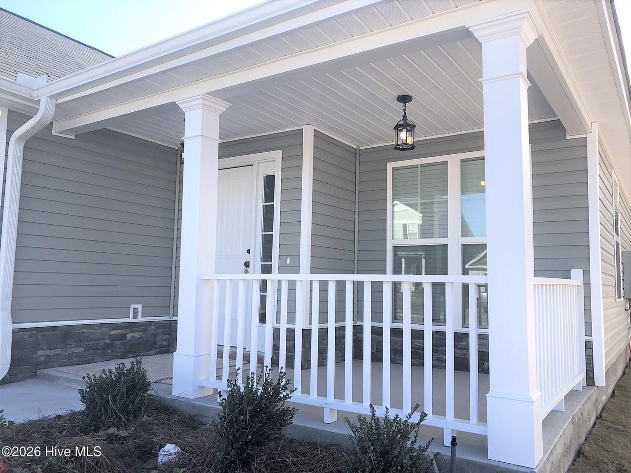 851 Goodale Dr - Photo 2 of 20