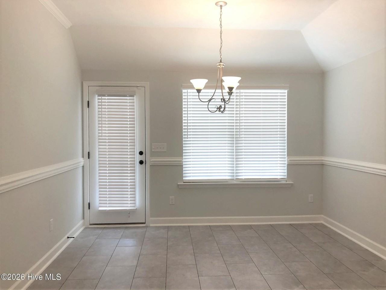 851 Goodale Dr - Photo 6 of 20