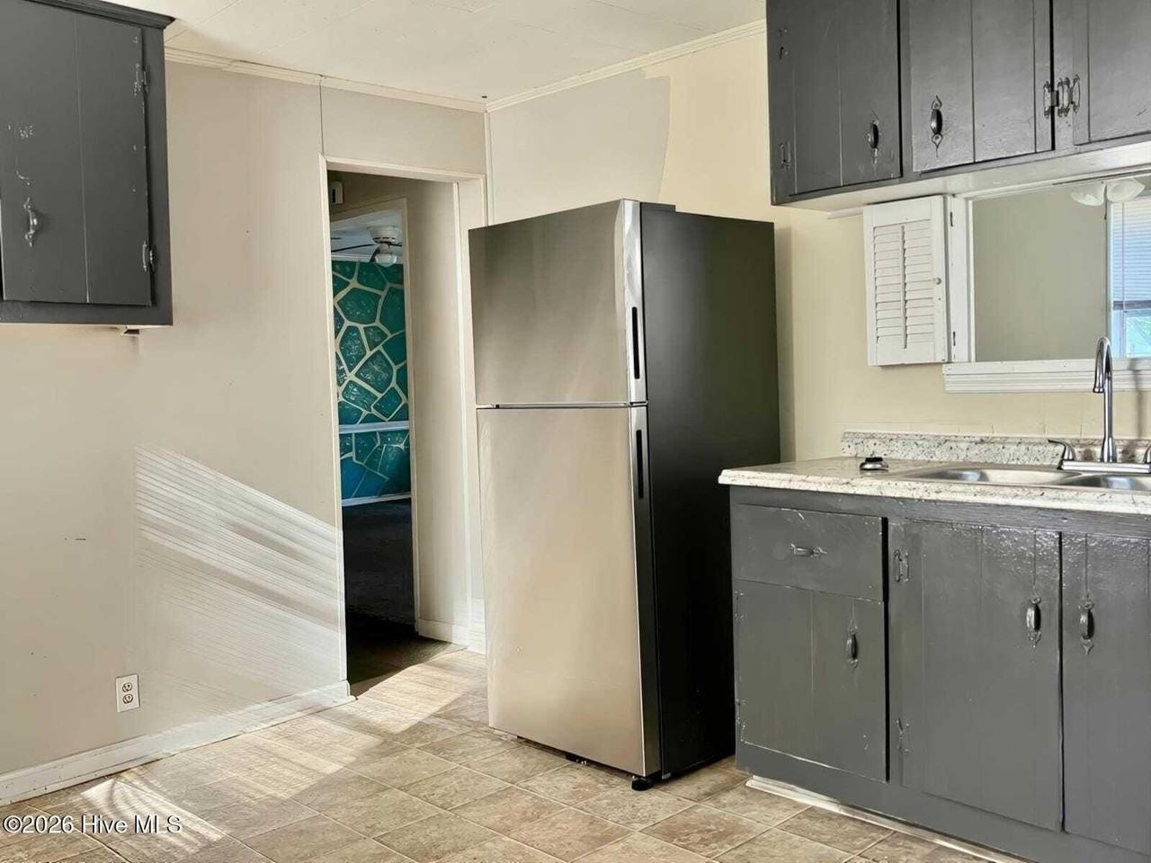 1915 Virginia Ave - Photo 2 of 10
