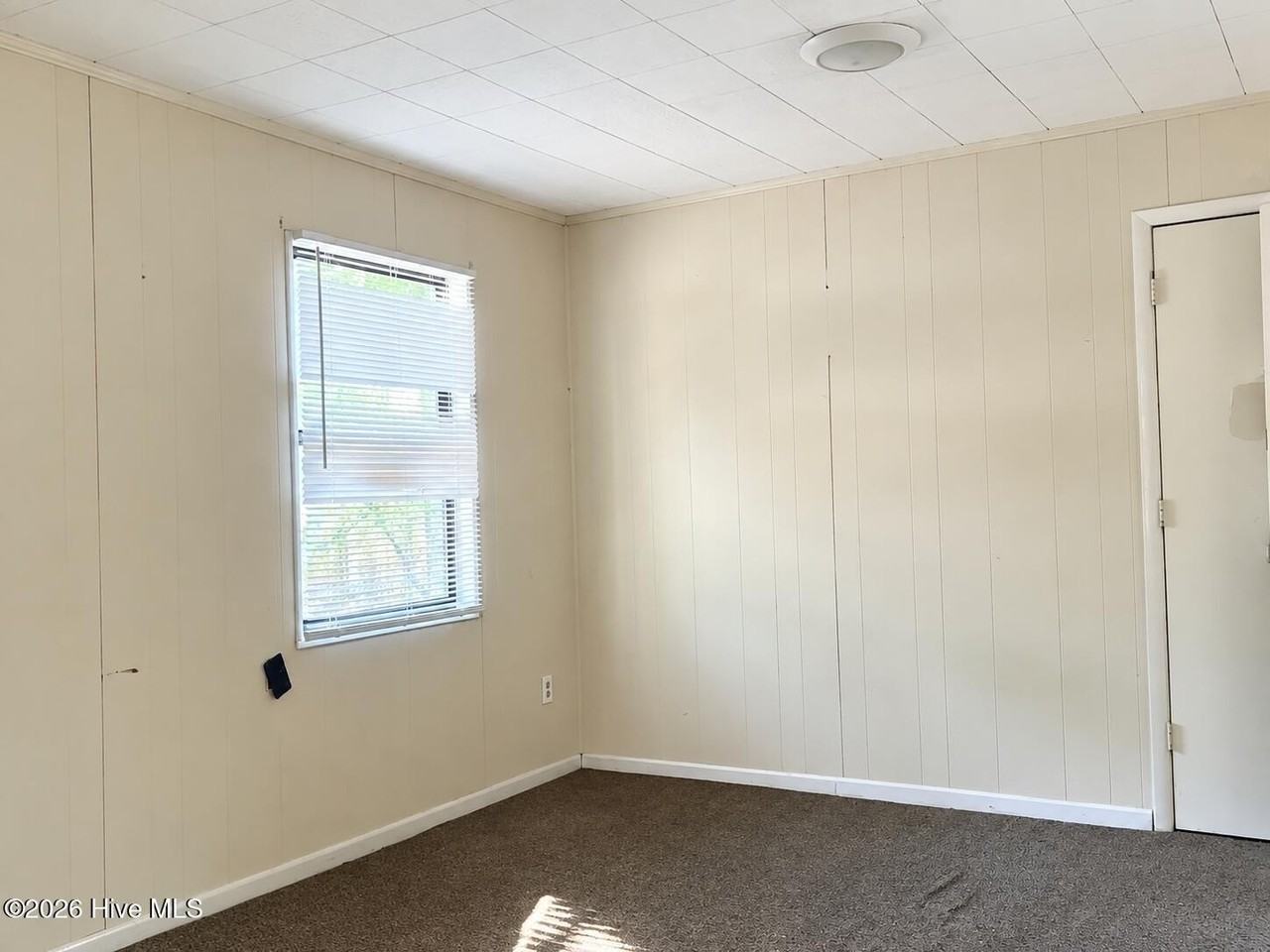 1915 Virginia Ave - Photo 5 of 10