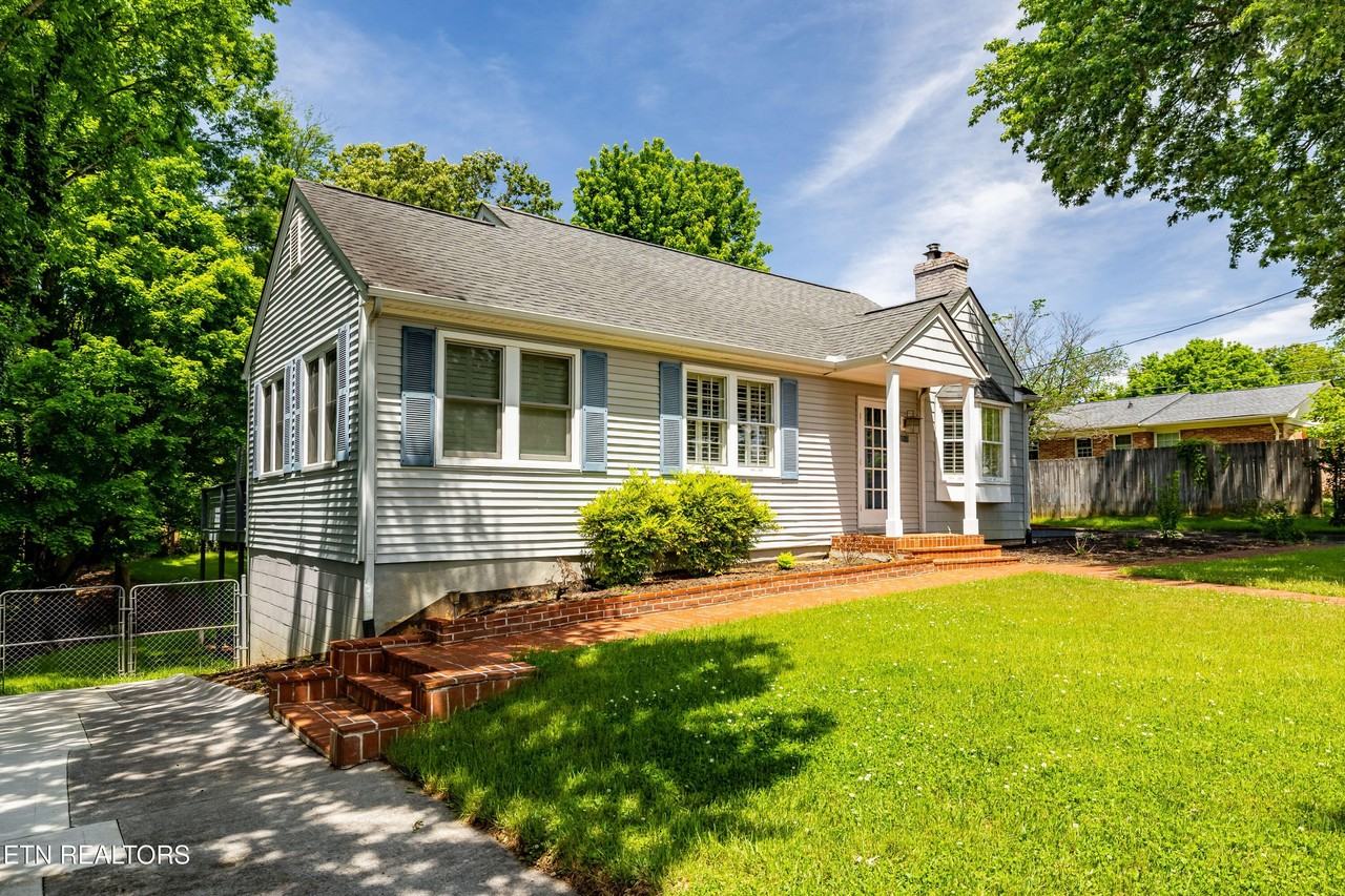 1105 Sterling Ave - Photo 3 of 39