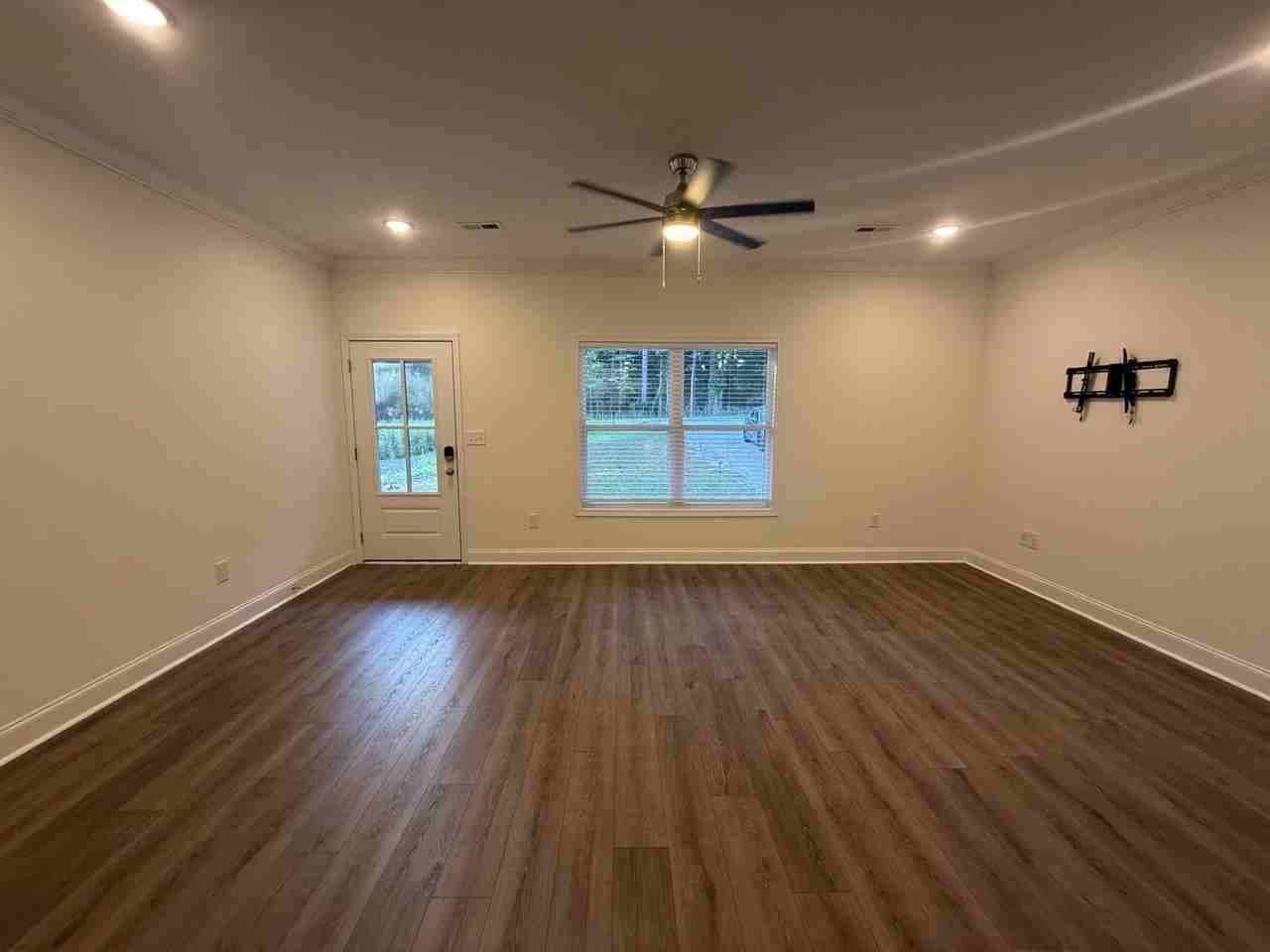 233 Lincoln Rd - Photo 5 of 19