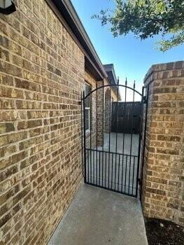 6103 73rd St #B - Photo 2 of 21