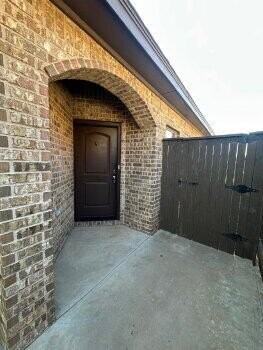 6103 73rd St #B - Photo 3 of 21