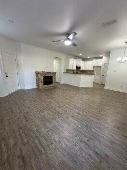 6103 73rd St #B - Photo 4 of 21
