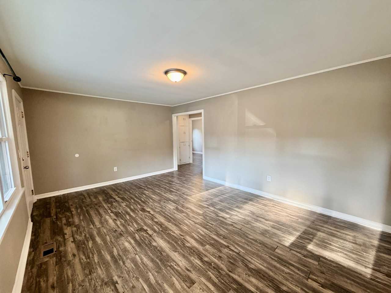 105 S Iris Dr - Photo 3 of 19