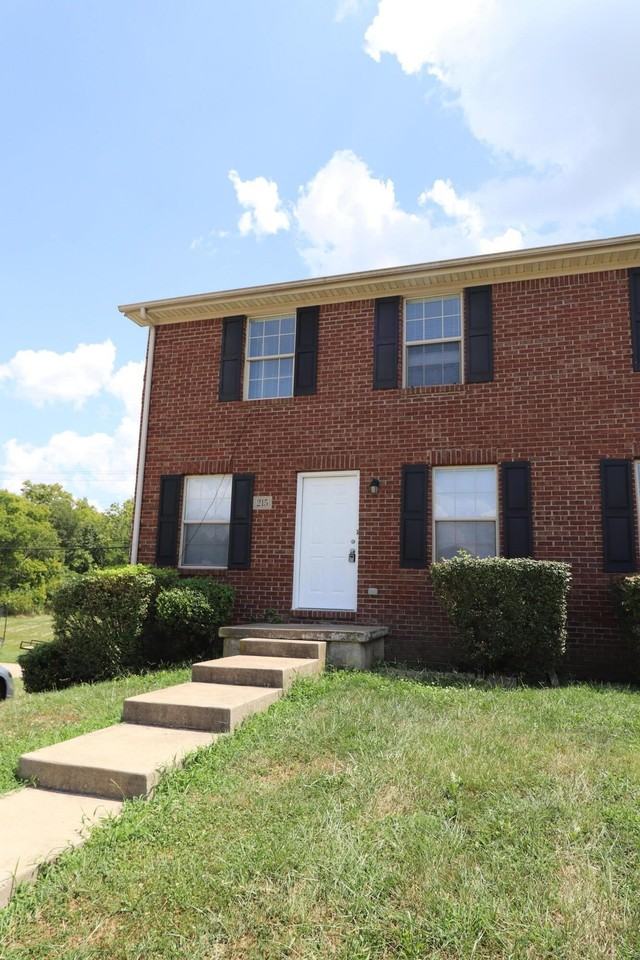 215 Elkchester Cir - Photo 3 of 24