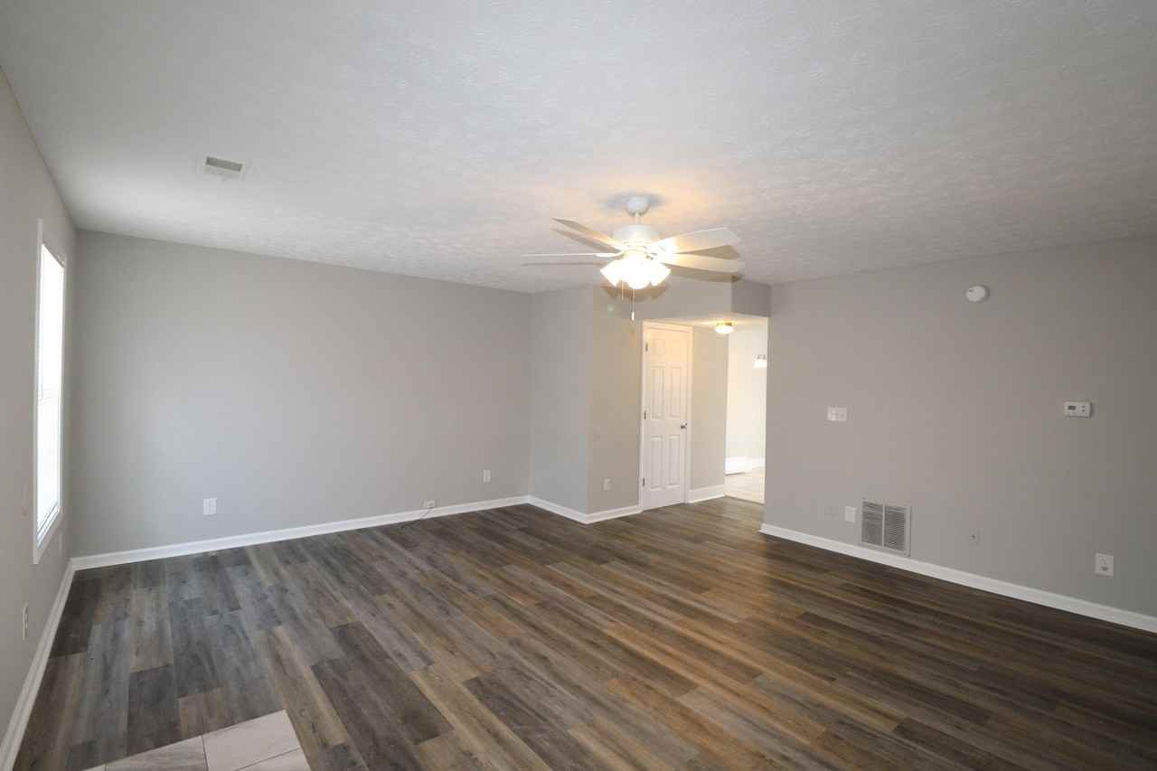 215 Elkchester Cir - Photo 6 of 24