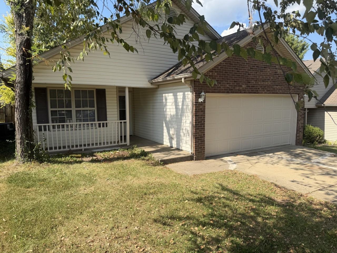 657 Hugging Bear Dr - Photo 2 of 19