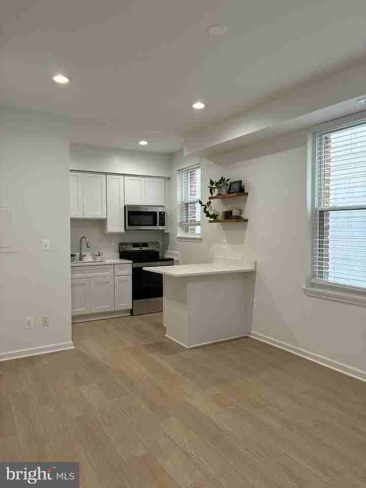 1447 Chapin St Nw - Photo 3 of 37