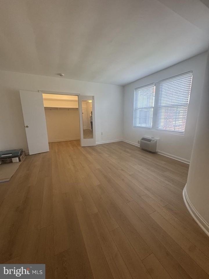 3051 Idaho Ave Nw - Photo 3 of 5