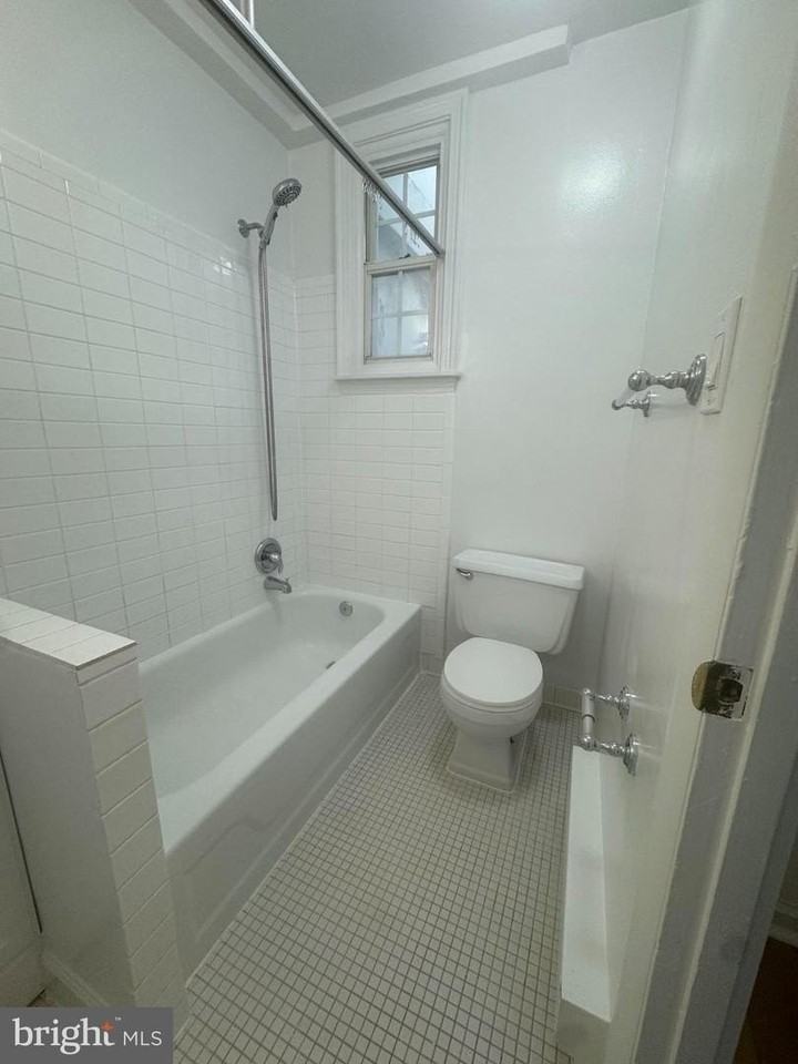 3051 Idaho Ave Nw - Photo 4 of 5