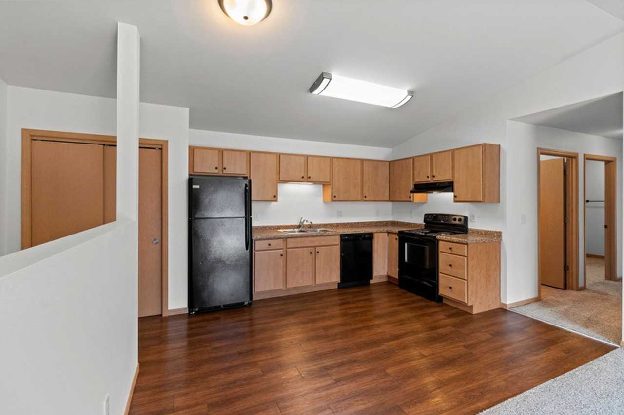 631 32nd Street N - Photo 3 of 50