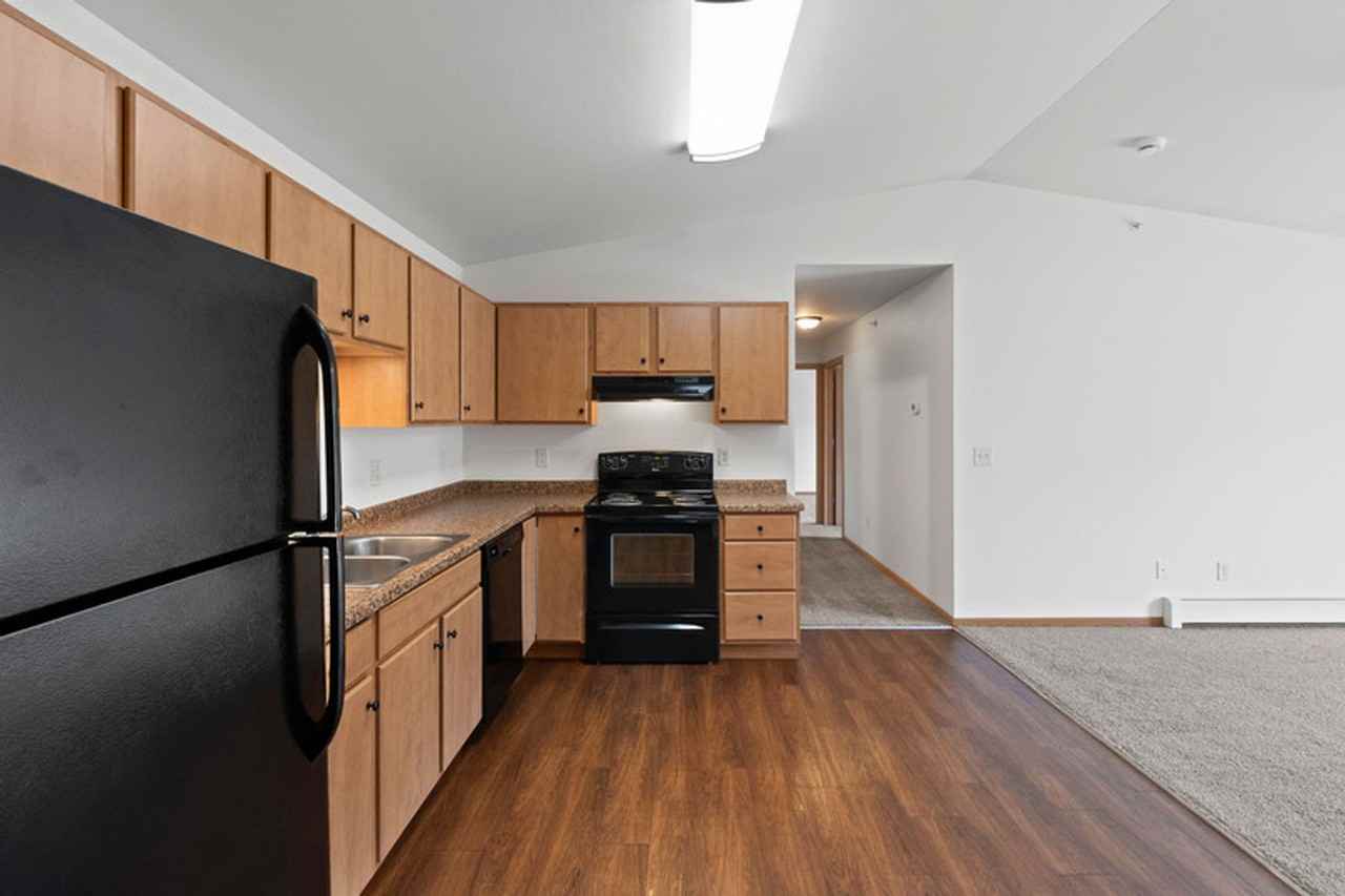 631 32nd Street N - Photo 5 of 50