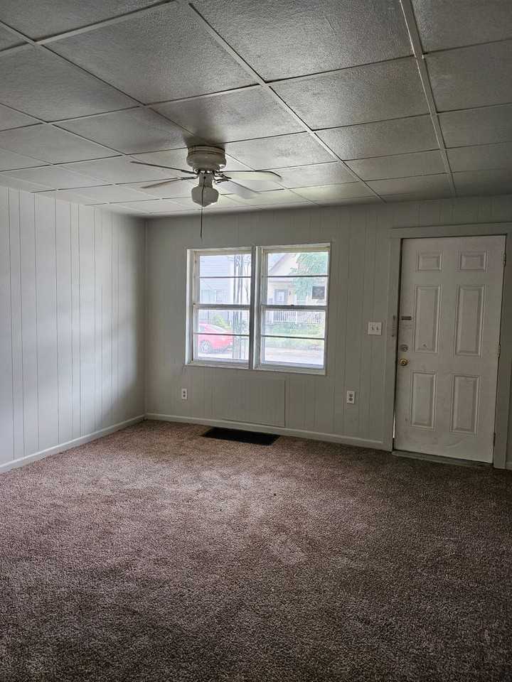 414 E Virginia St - Photo 7 of 9