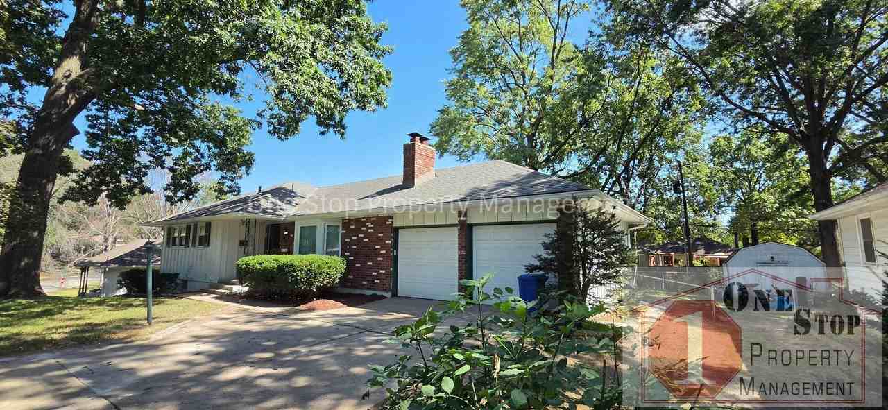 15401 E 44th St S - Photo 3 of 32
