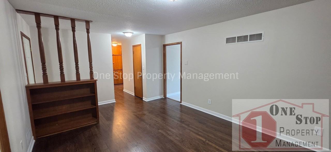 15401 E 44th St S - Photo 4 of 32