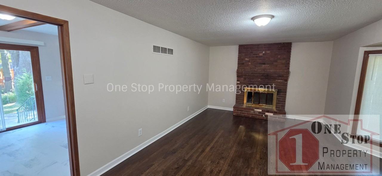 15401 E 44th St S - Photo 6 of 32
