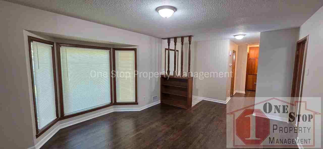 15401 E 44th St S - Photo 7 of 32