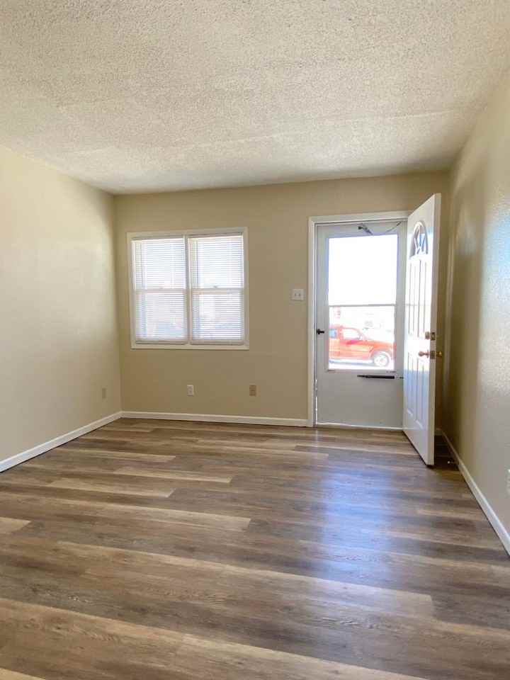 3379 Sw Brendan Ave - Photo 4 of 9