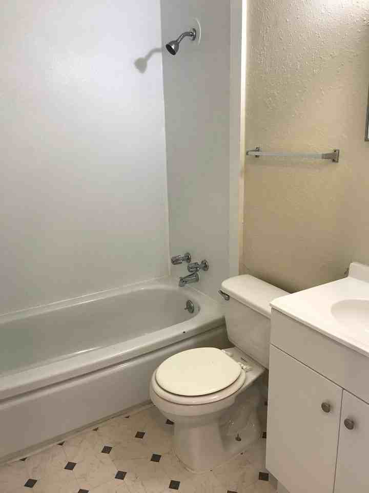 3379 Sw Brendan Ave - Photo 6 of 9