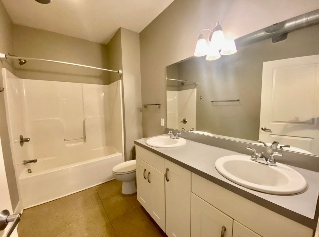 2869 Knapp St Ne - Photo 4 of 15