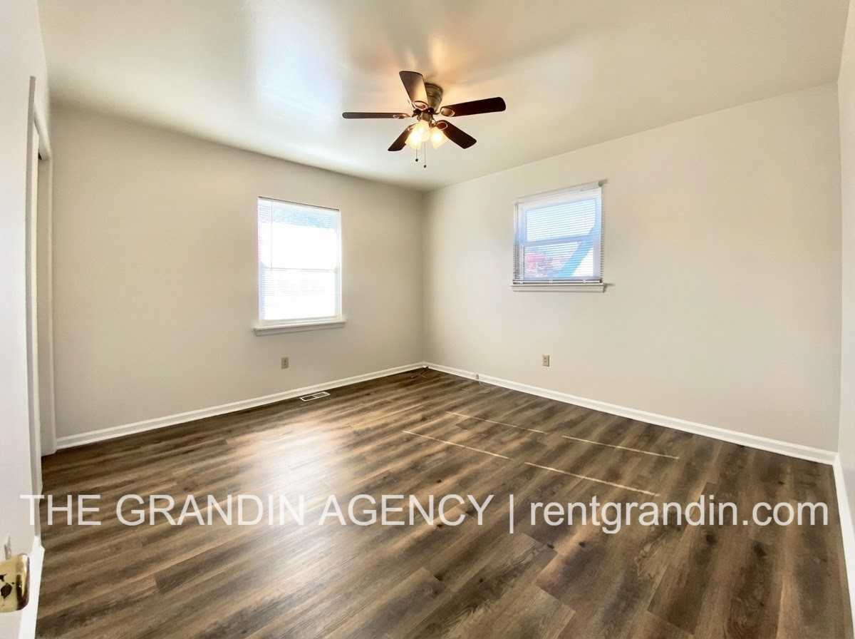 3123 Roundhill Ave Nw #3125 - Photo 5 of 12