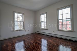 featured image of 49 Elliott St