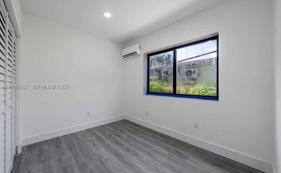 1003 Sw 15th Ave #13 - Photo 3 of 5