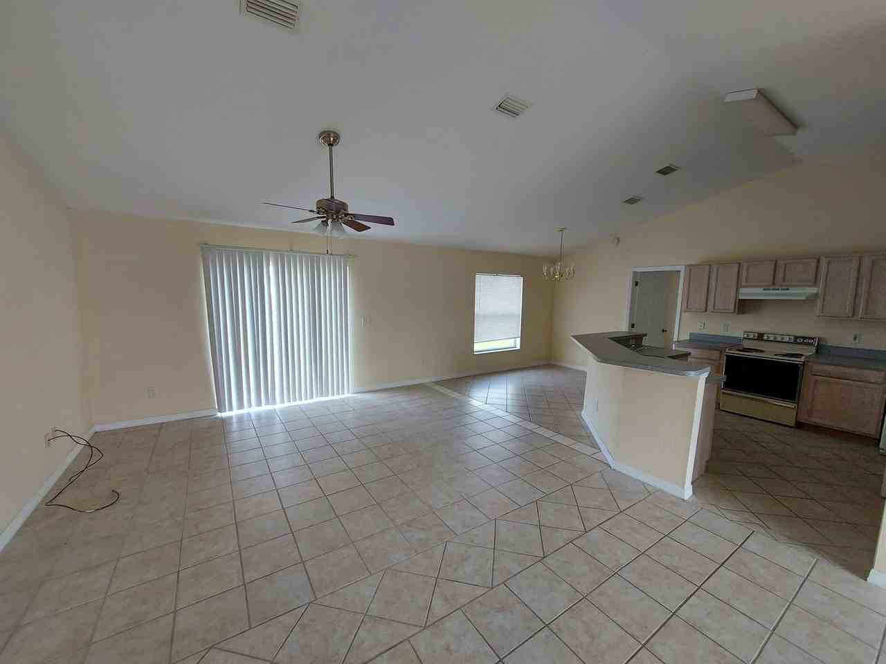 130 Juniper Loop Cir - Photo 3 of 11
