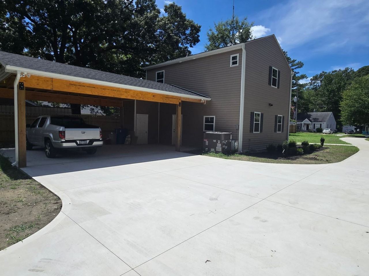 308 Pearson St N - Photo 2 of 23