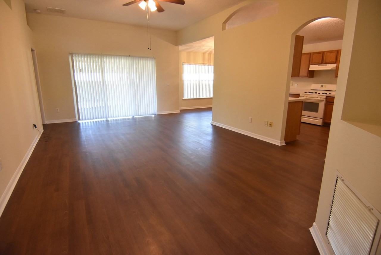 219 Haversham Rd - Photo 2 of 17