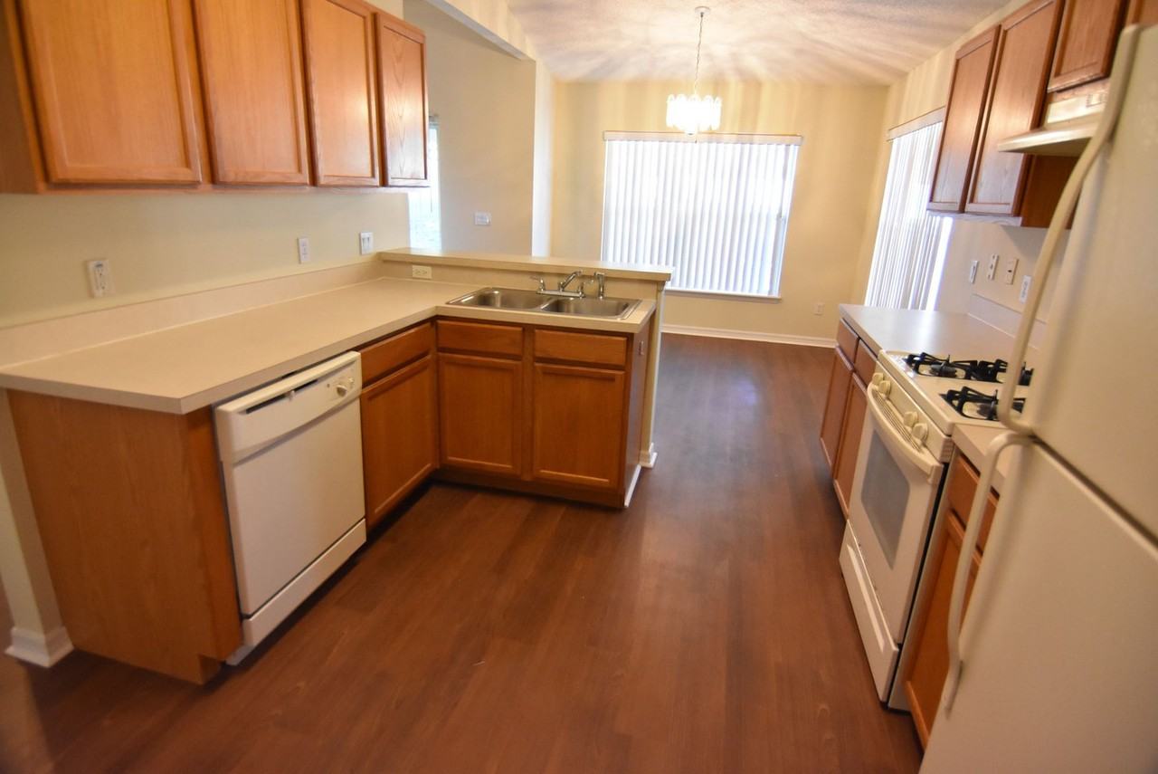 219 Haversham Rd - Photo 4 of 17