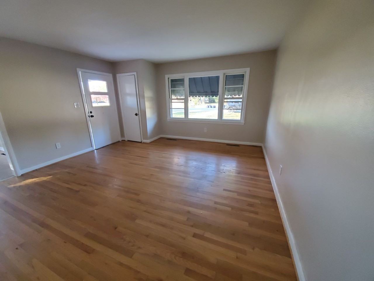 525 Terry Cir - Photo 5 of 14