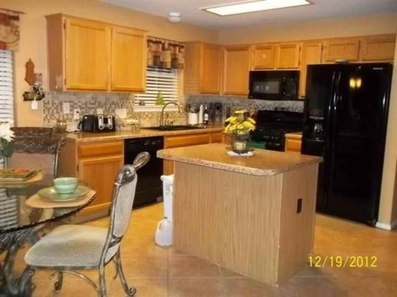 17525 Tobermory Dr - Photo 4 of 14