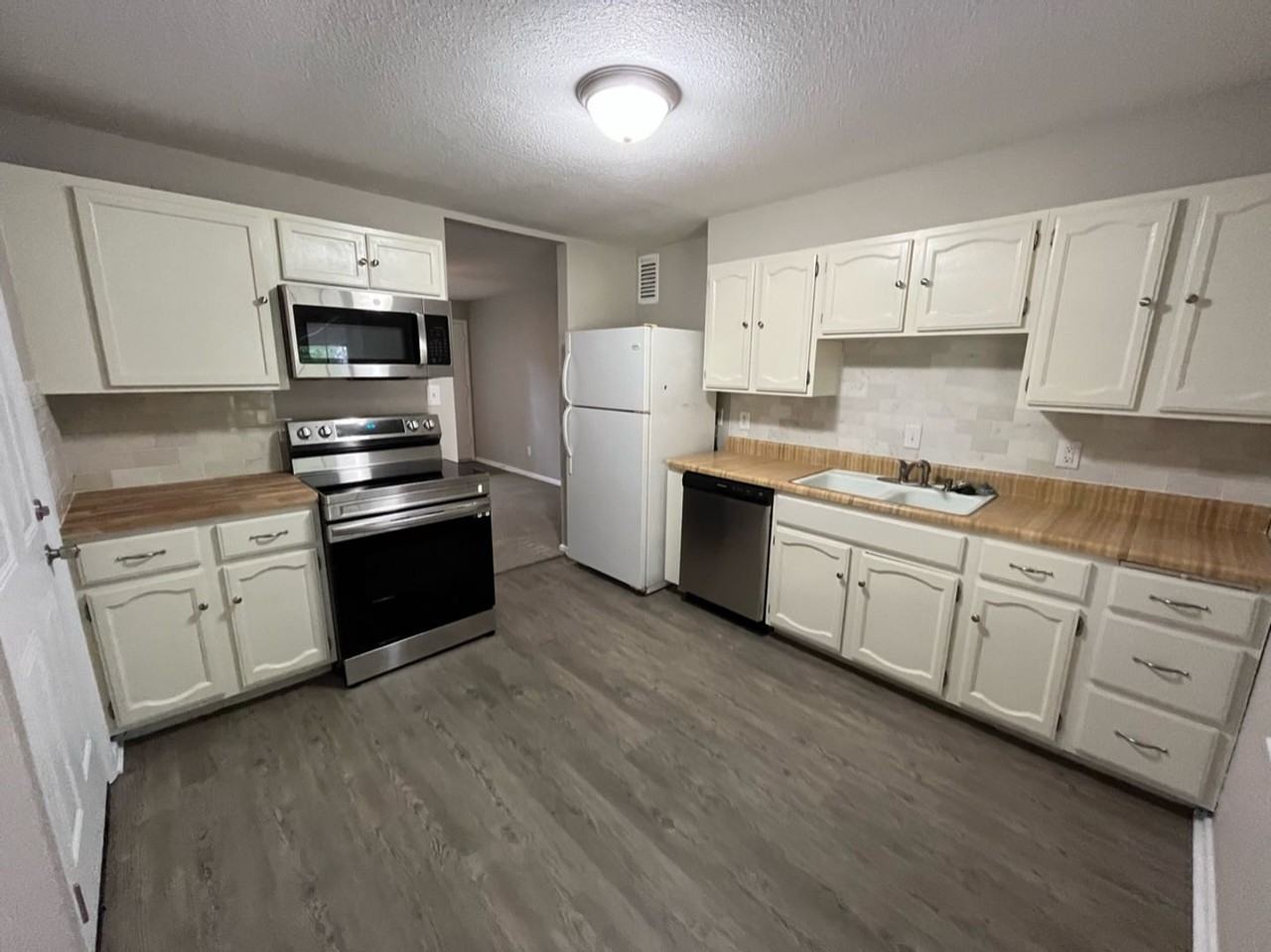 4603 S Gold St - Photo 4 of 11