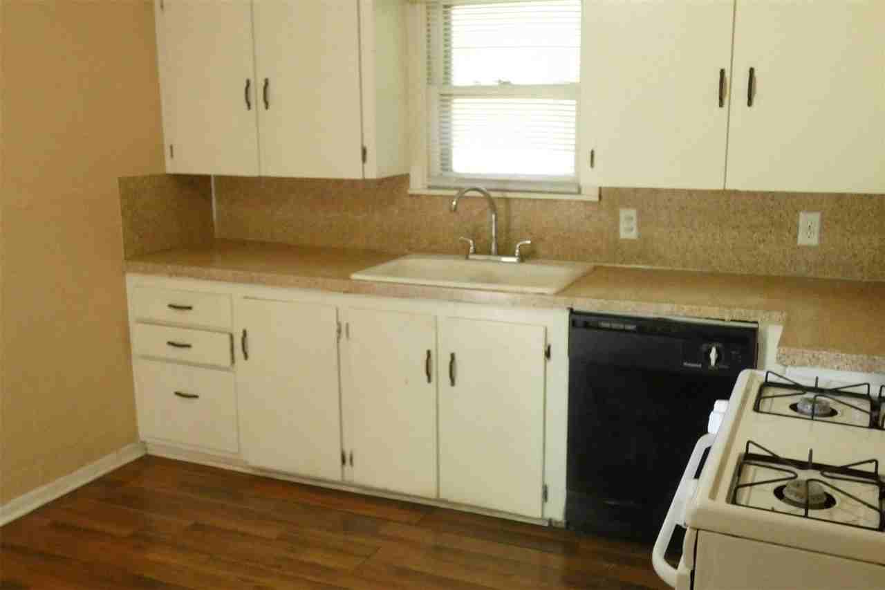 1718 Bridge Ave - Photo 2 of 2