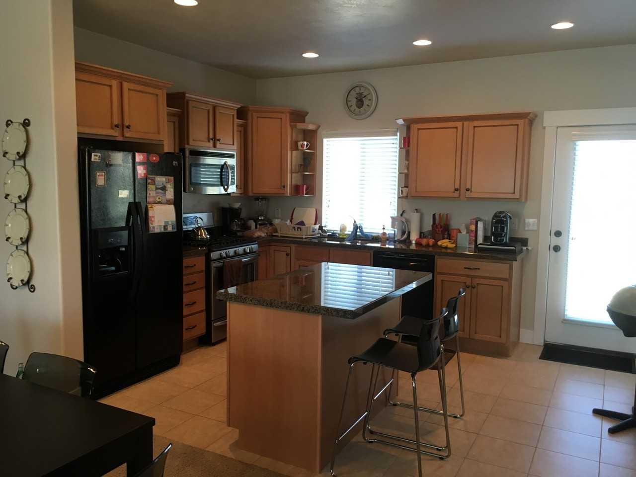 1069 E Quarry View Way - Photo 3 of 15